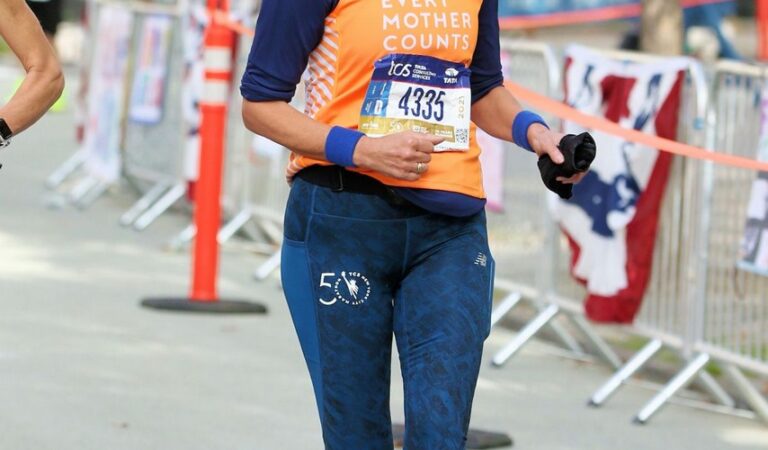 Christy Turlingotn Running 2021 Tcs New York City Marathon (6 photos)