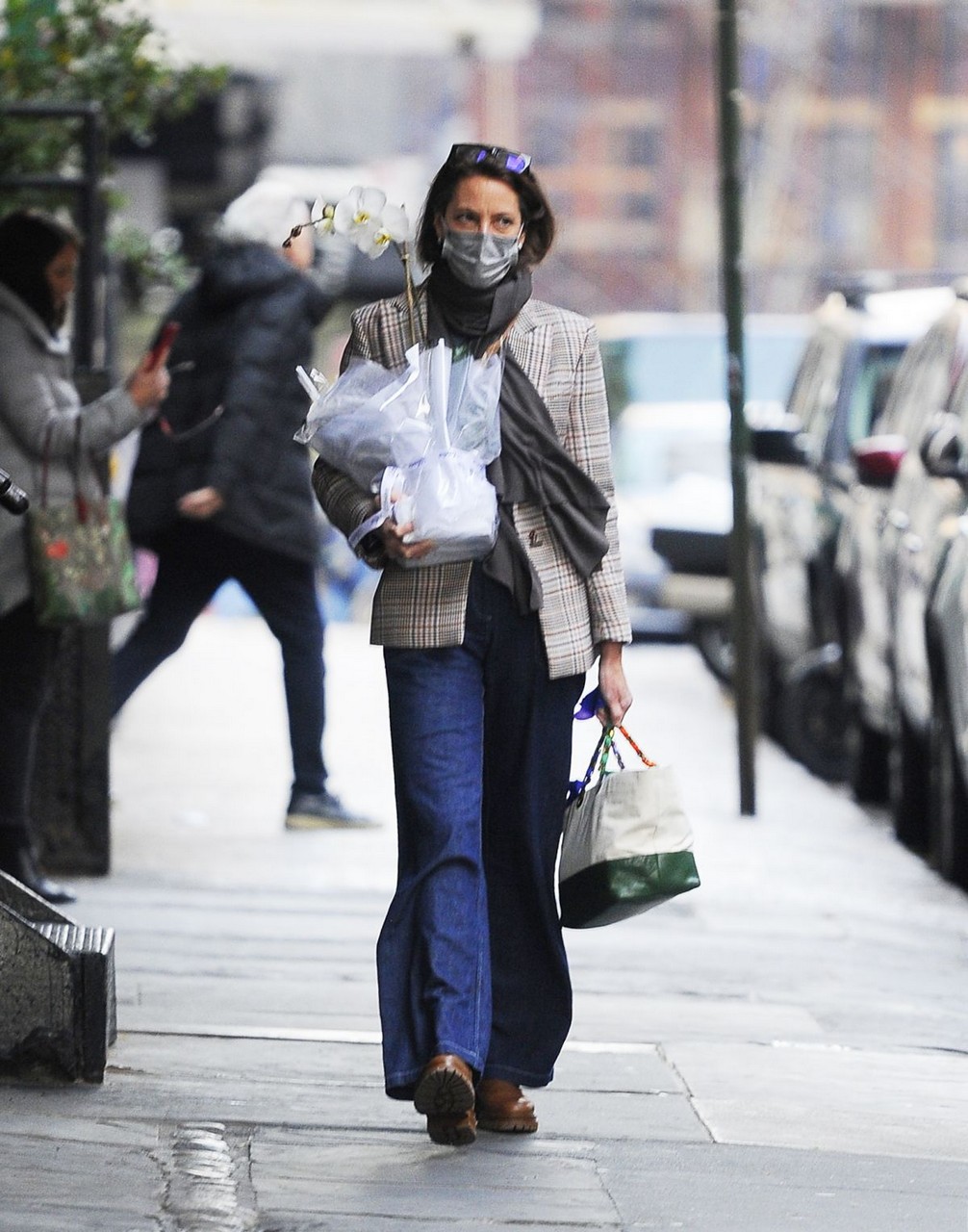 Christy Turlington Out Buying An Orchid New York