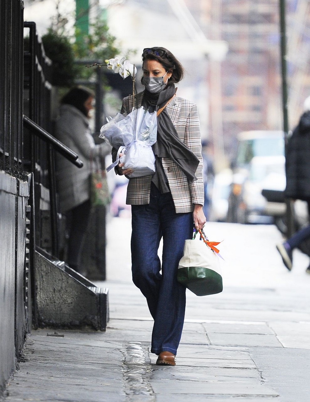 Christy Turlington Out Buying An Orchid New York