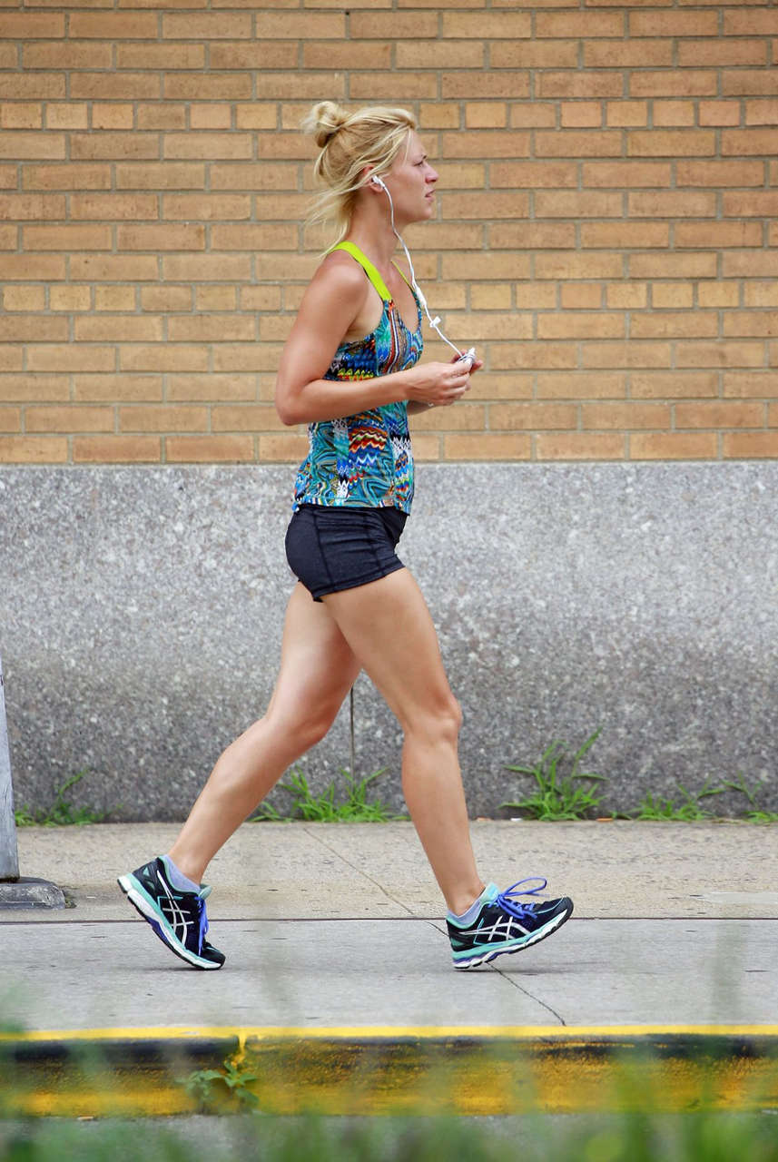 Claire Danes Out Jogging New York