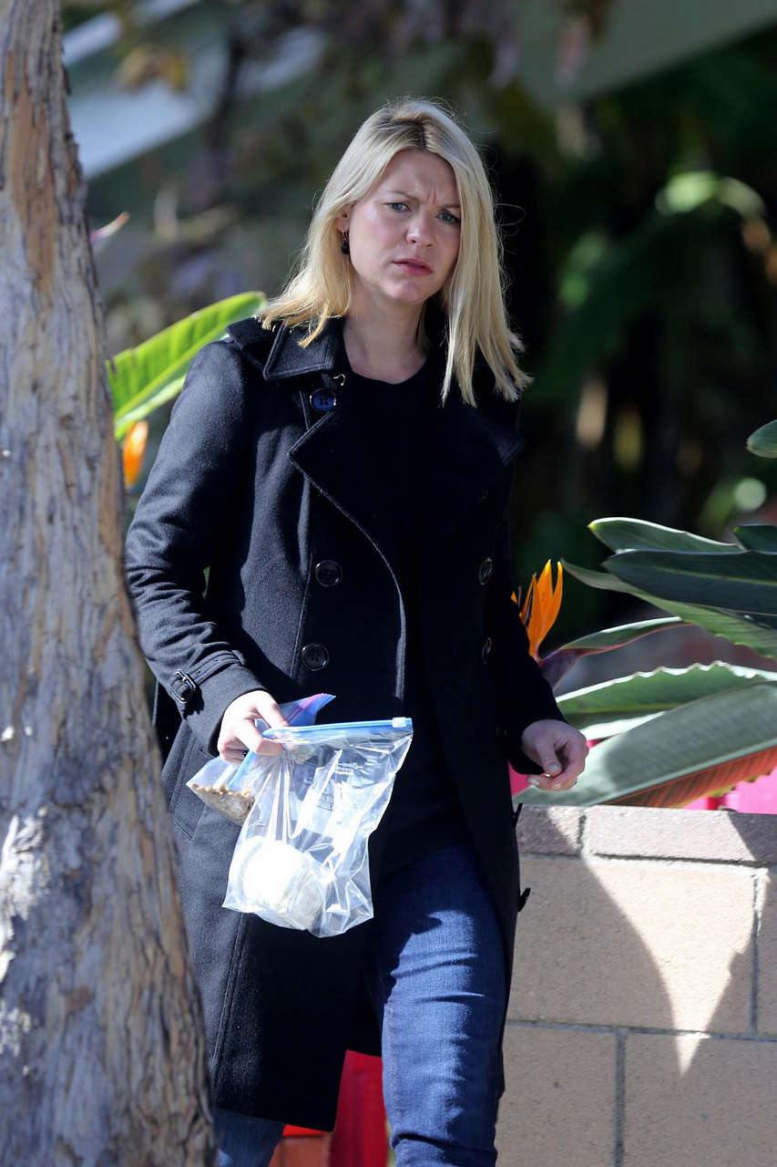 Claire Danes Visiting Her Father Venice Beach