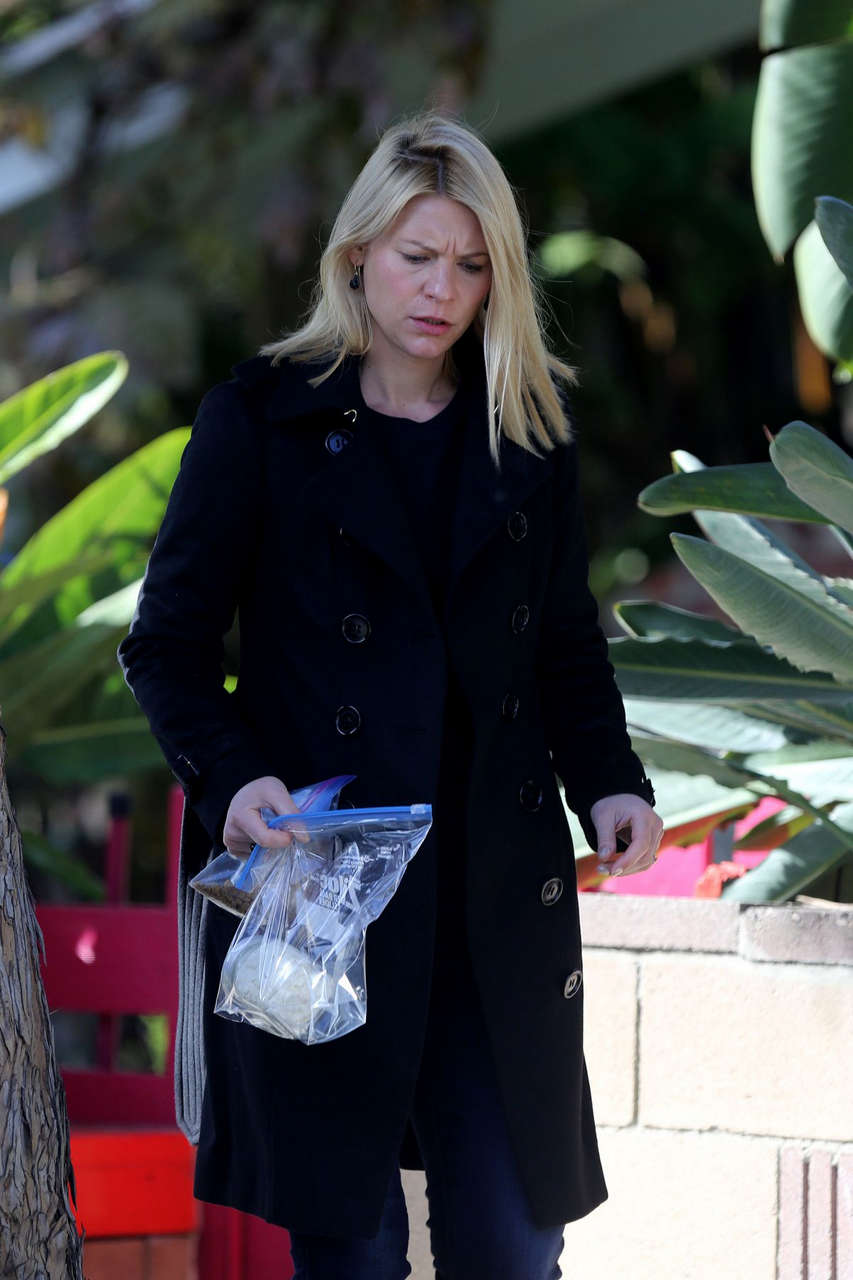 Claire Danes Visiting Her Father Venice Beach