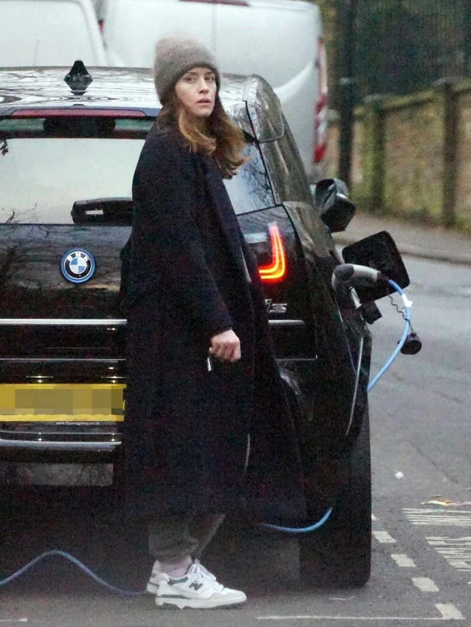 Claire Foy Charges Her Electric Car Out Hampstead
