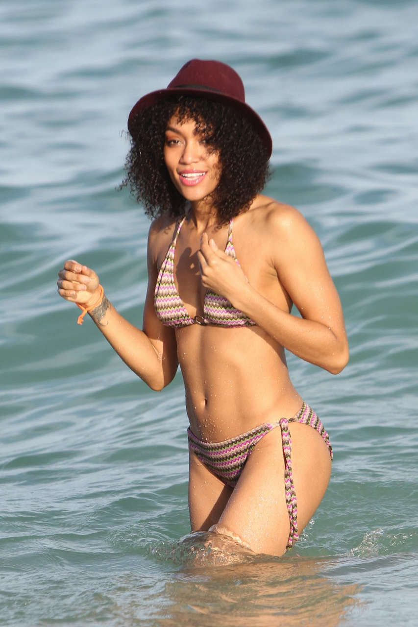 Claudia Jordan Annie Ilonzeh Bikinis Beach Miami