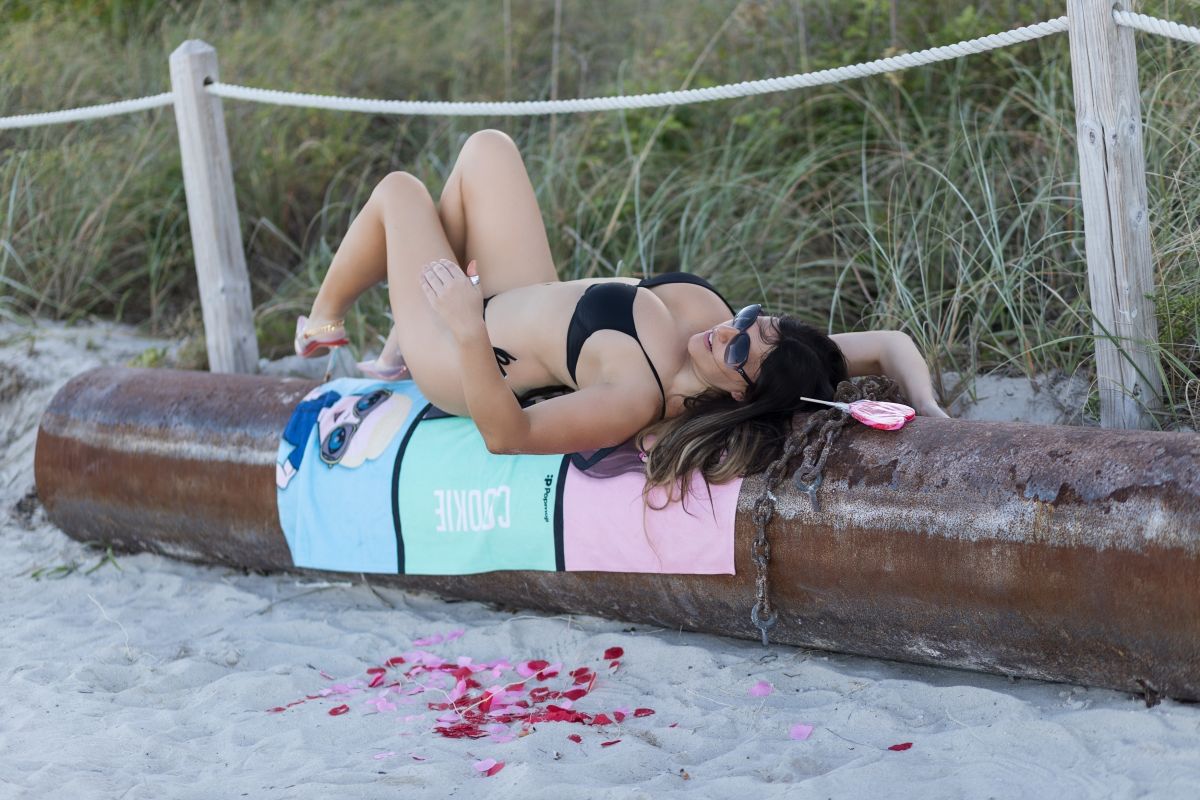 Claudia Romani Bikini South Beach