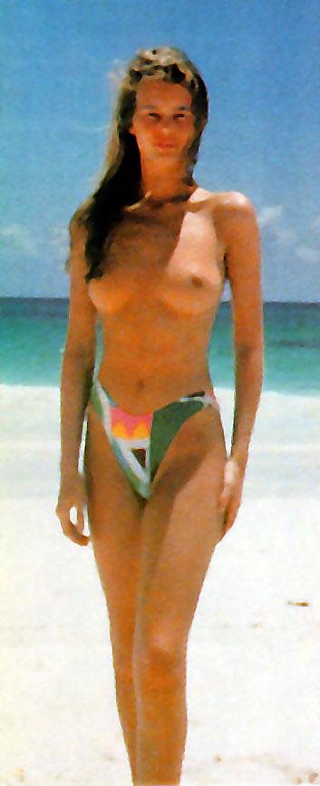 Claudia Schiffer Nude