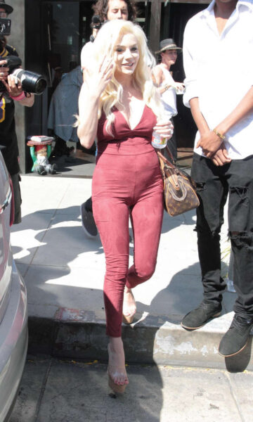 Courtney Stodden Out About Beverly Hills