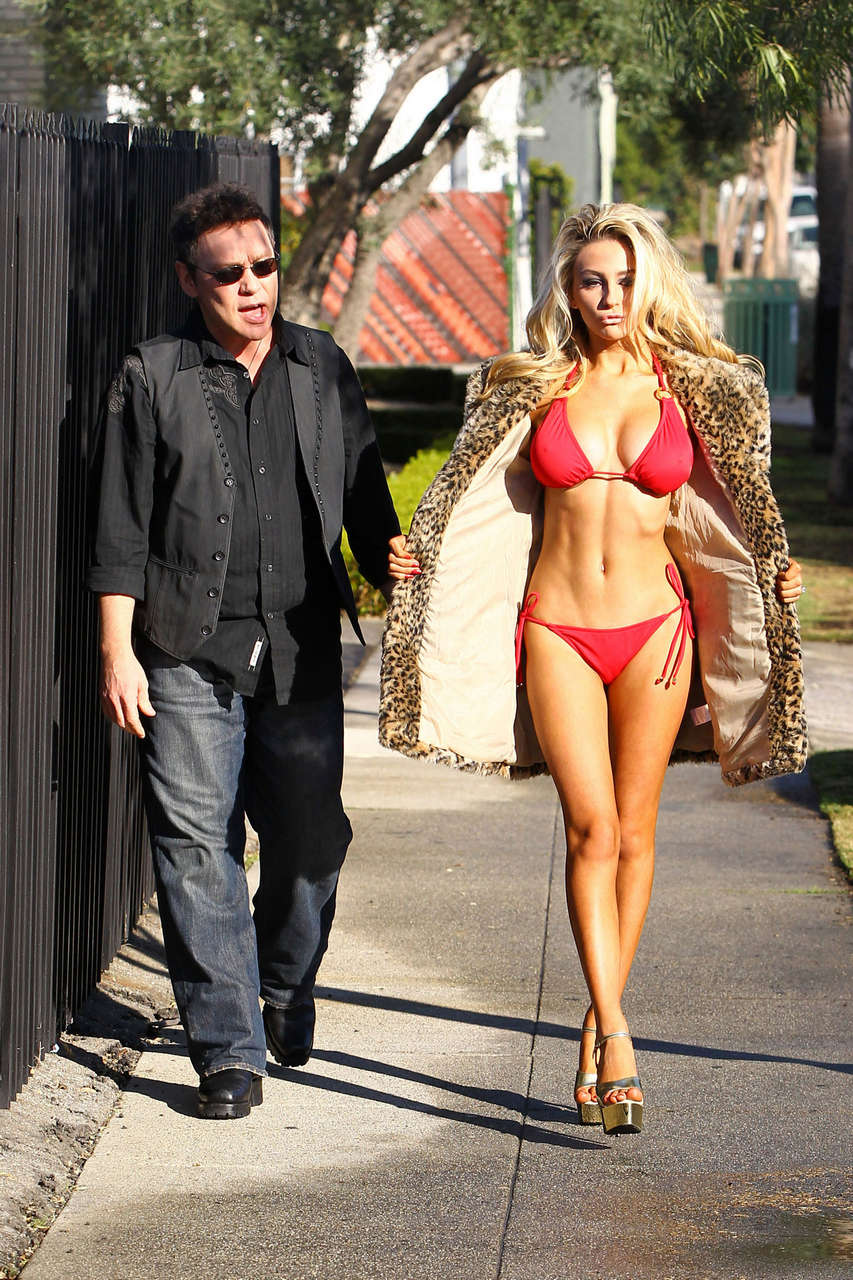 Courtney Stodden Red Bikini Funny Or Die Shoot Hollywood
