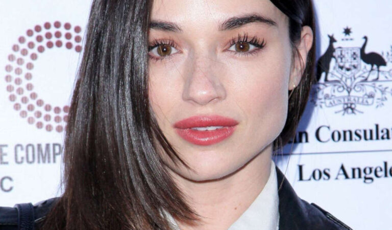 Crystal Reed Opening Night Of Ruben Guthrie Held Matrix Theater West Hollywood (6 photos)