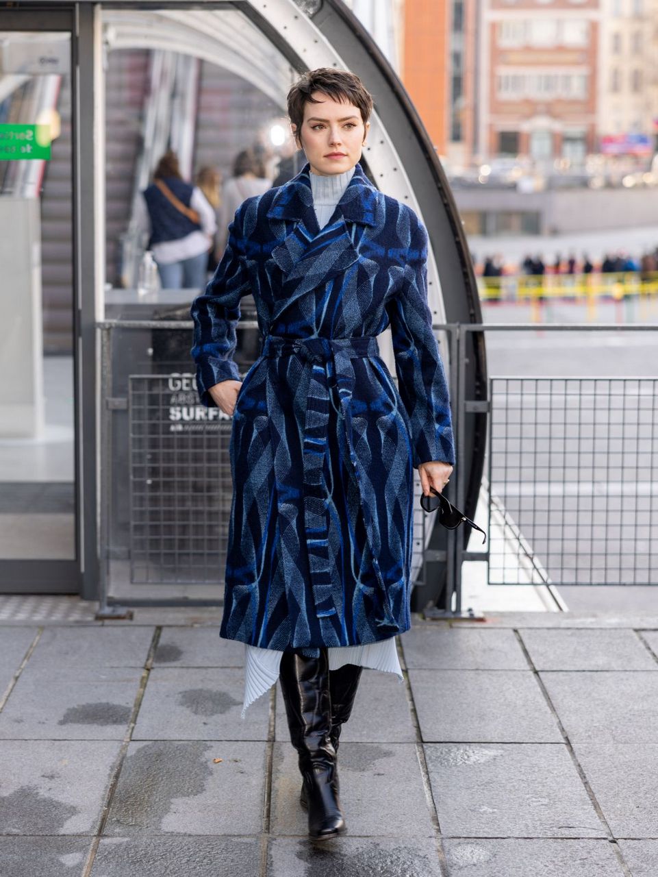 Daisy Ridley Stella Mccartney Fashion Show Paris