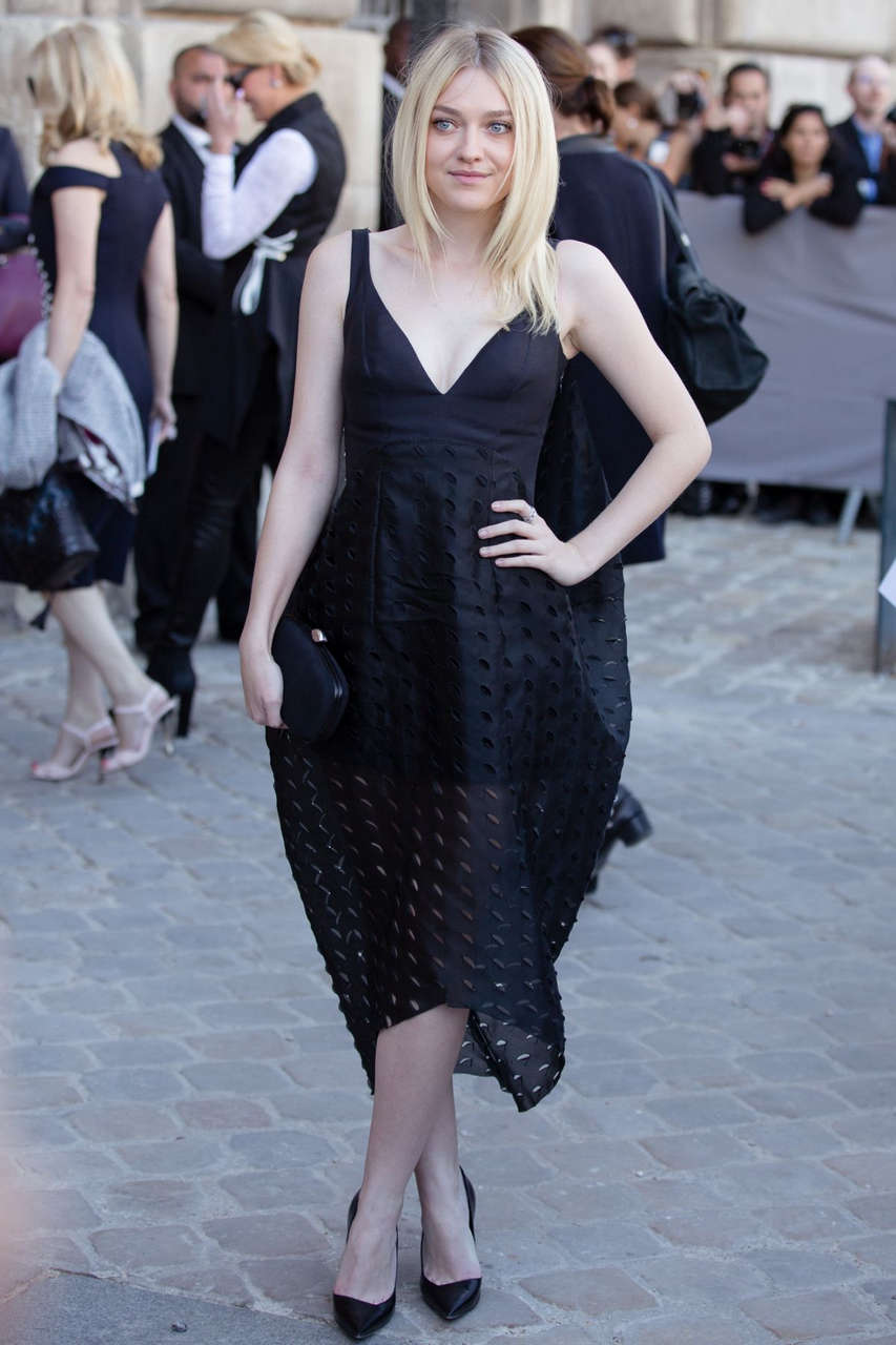 Dakota Fanning Christian Dior Fashion Show Paris