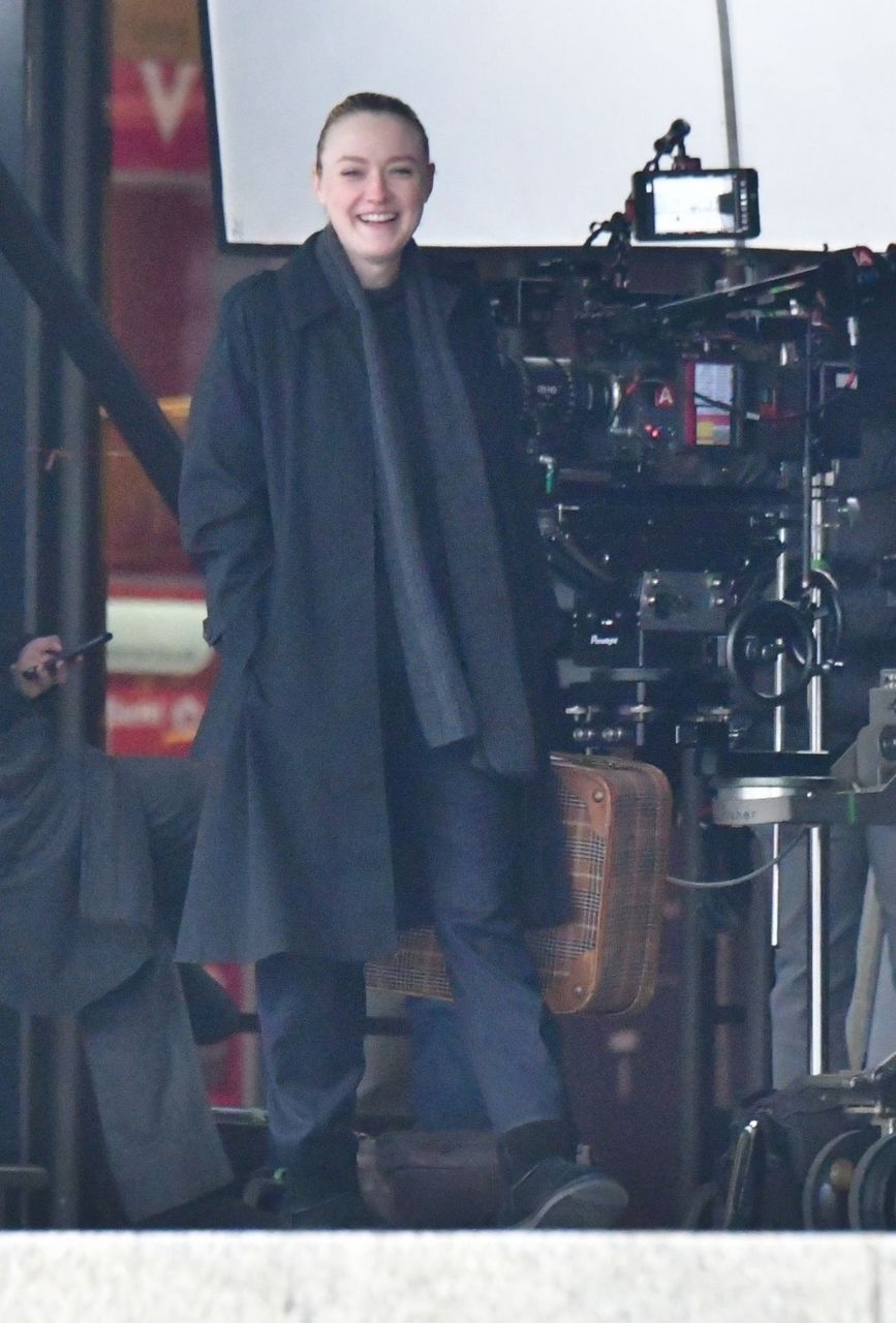 Dakota Fanning On Set Of Ripley Venice