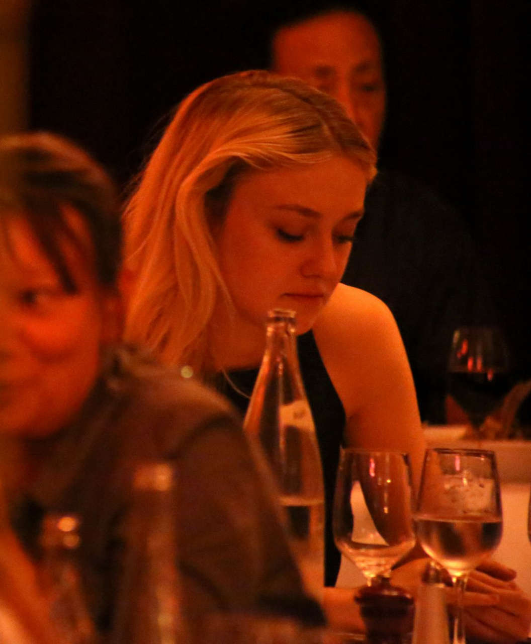 Dakota Fanning Out For Dinner Paris
