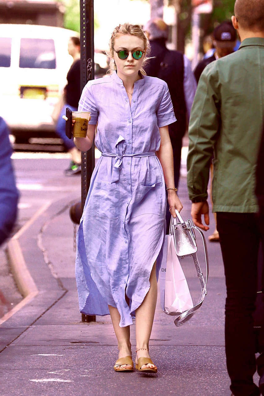 Dakota Fanning Out Shopping New York