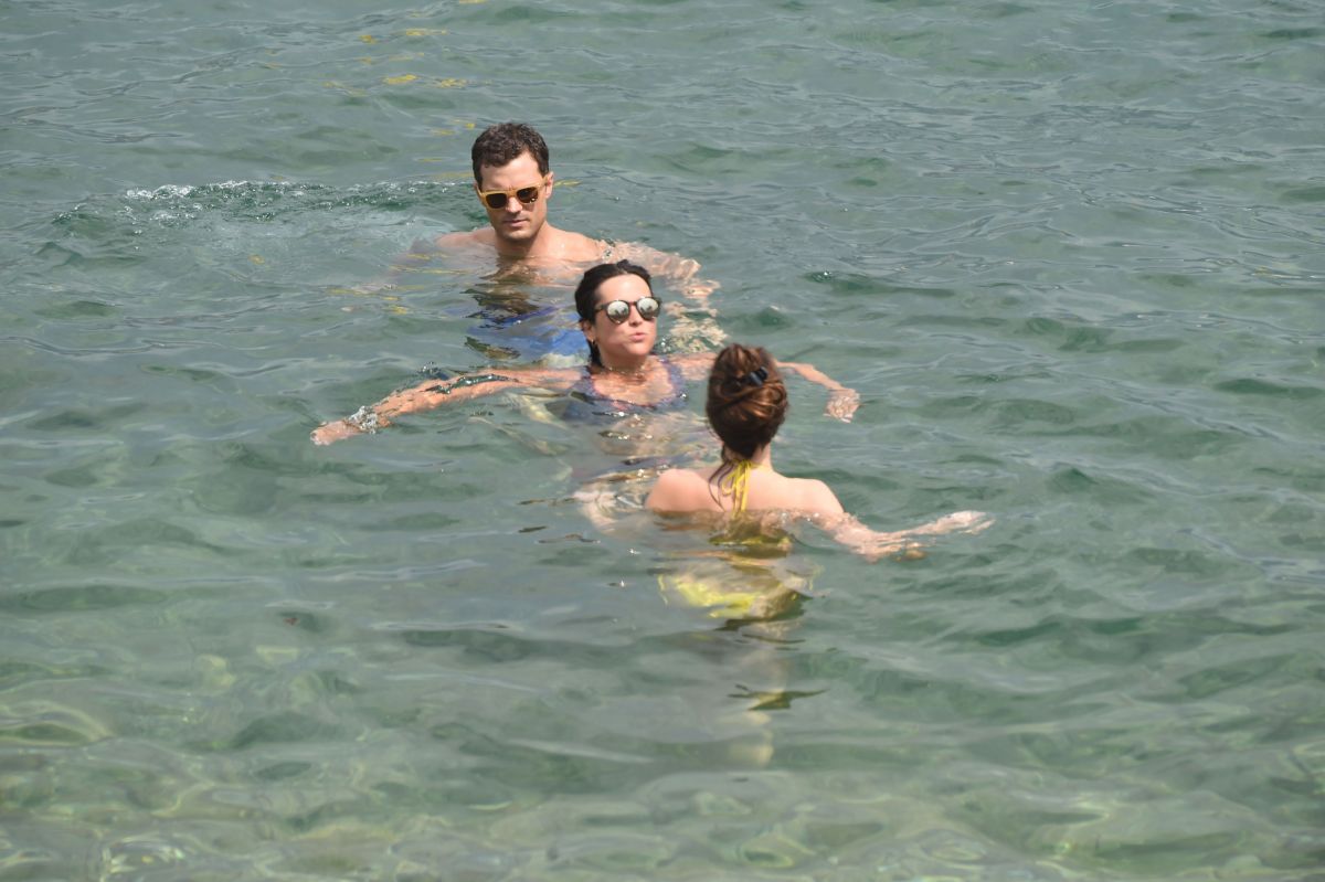 Dakota Johnson Jamie Dornan Amelia Warner Beach During Filming Break France