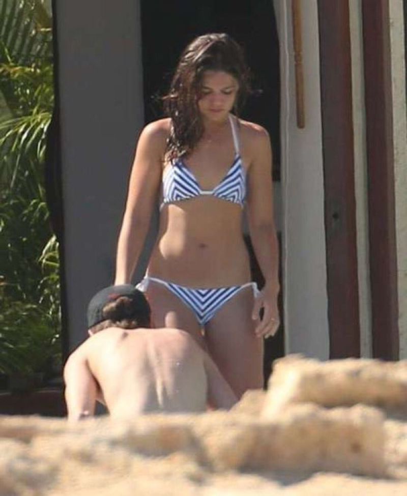Danielle Campbell Bikini Pool Cabo San Lucas (5 photos) latest celebrity ph...