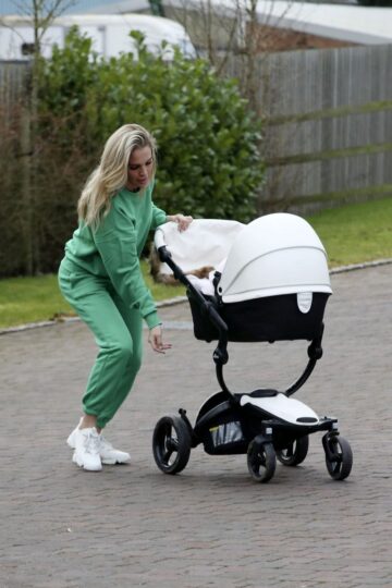 Danielle Lloyd Out With Her Baby Sutton Coldfield