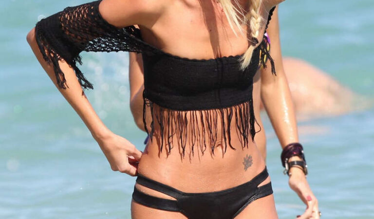 Dashil Hernandez Bikini Beach Miami (7 photos)