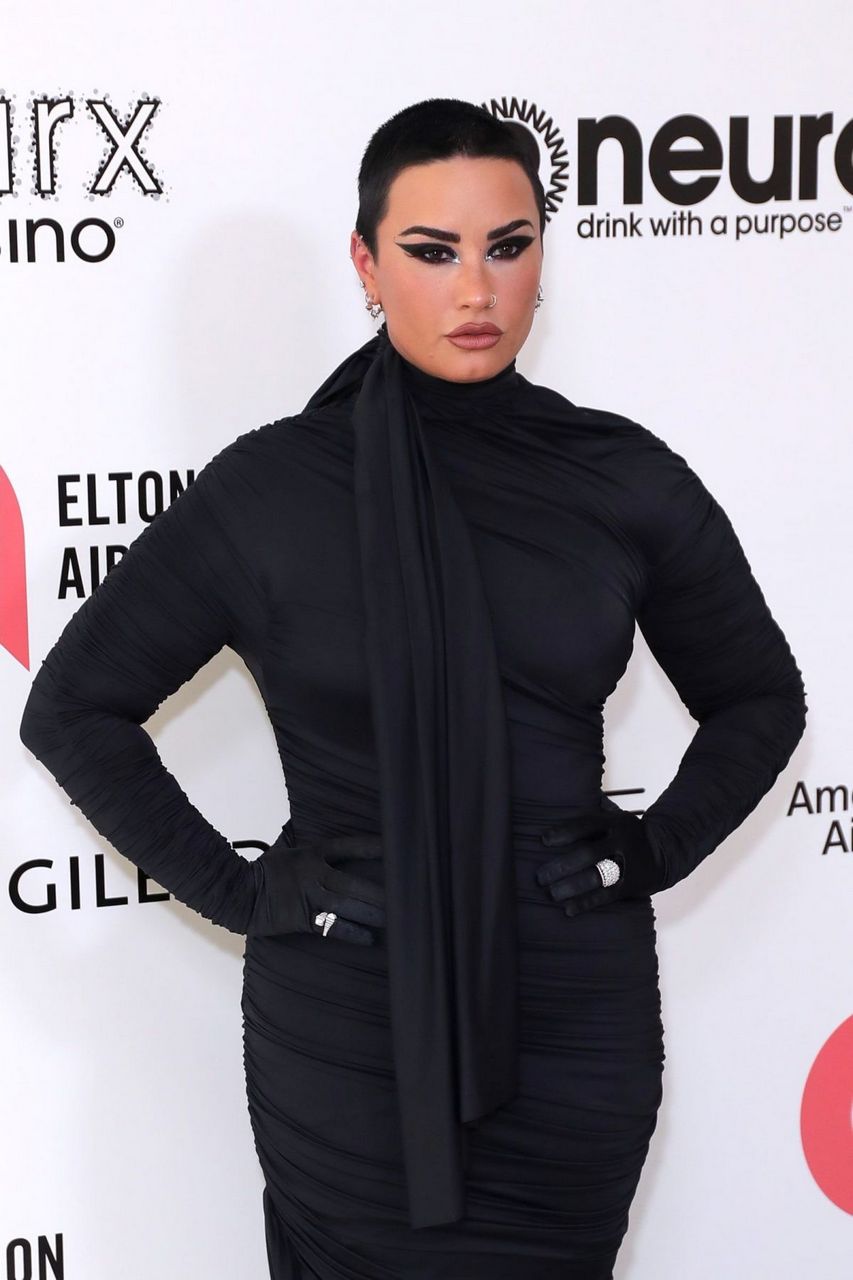 Demi Lovato Arrives Elton John Aids Foundation S 30th Annual Academy Awards Viewing Party West Hollywood