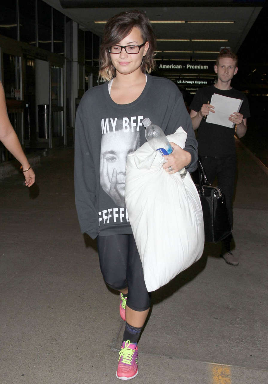 Demi Lovato Arrives Lax Airport