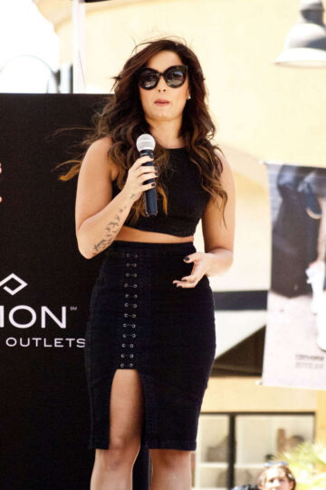Demi Lovato Desert Hills Premium Outlets Cabazon