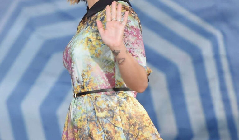 Demi Lovato Good Morning America New York (22 photos)