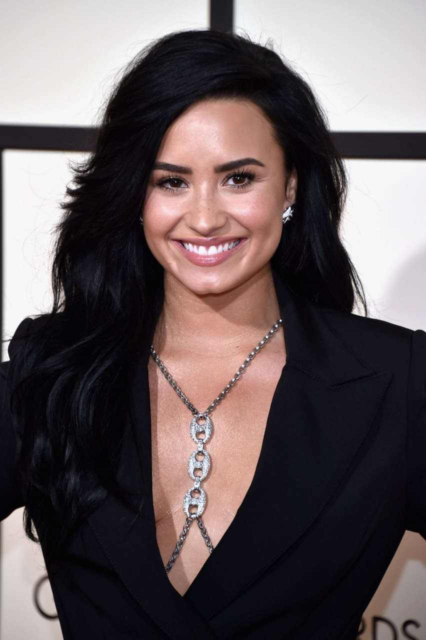 Demi Lovato Grammy Awards 2016 Los Angeles