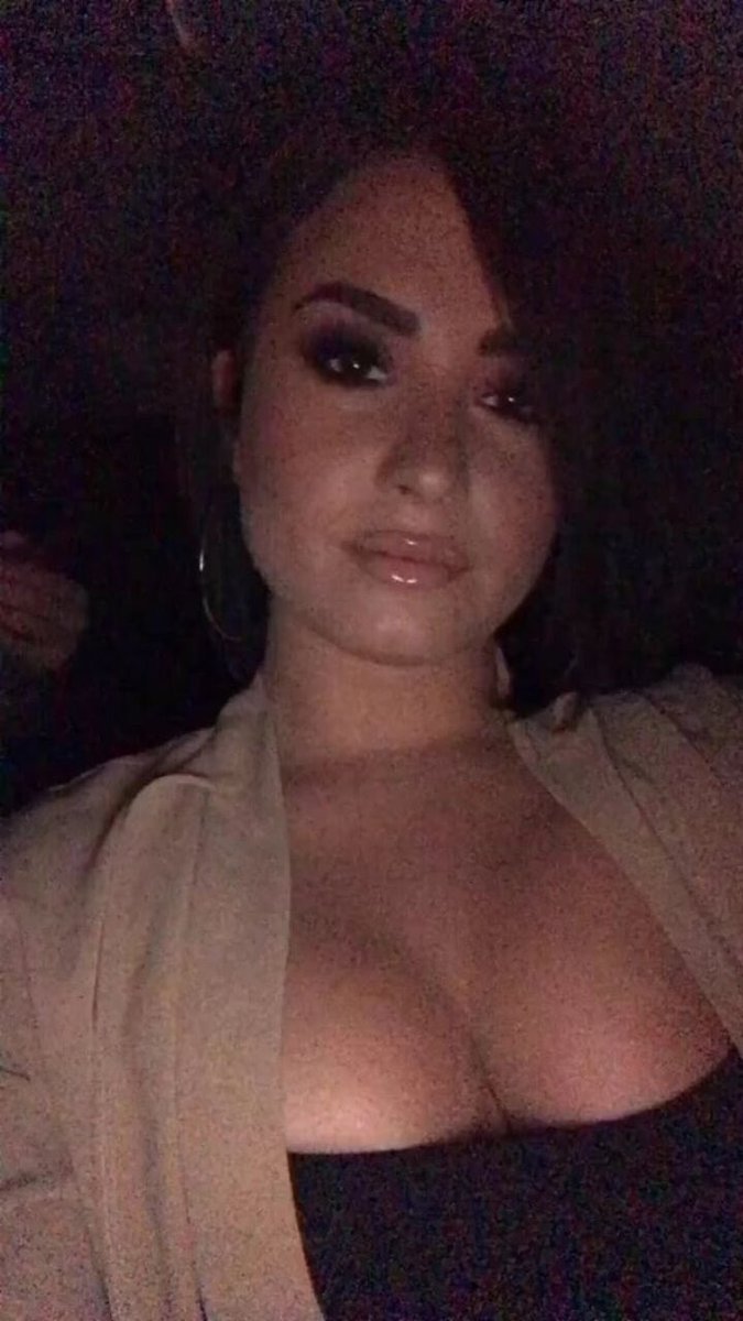 Demi Lovato Hot