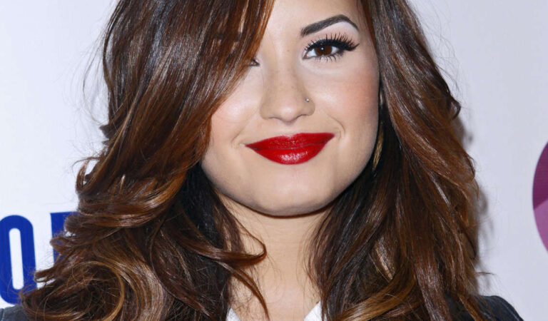 Demi Lovato Jingle Ball (21 photos)