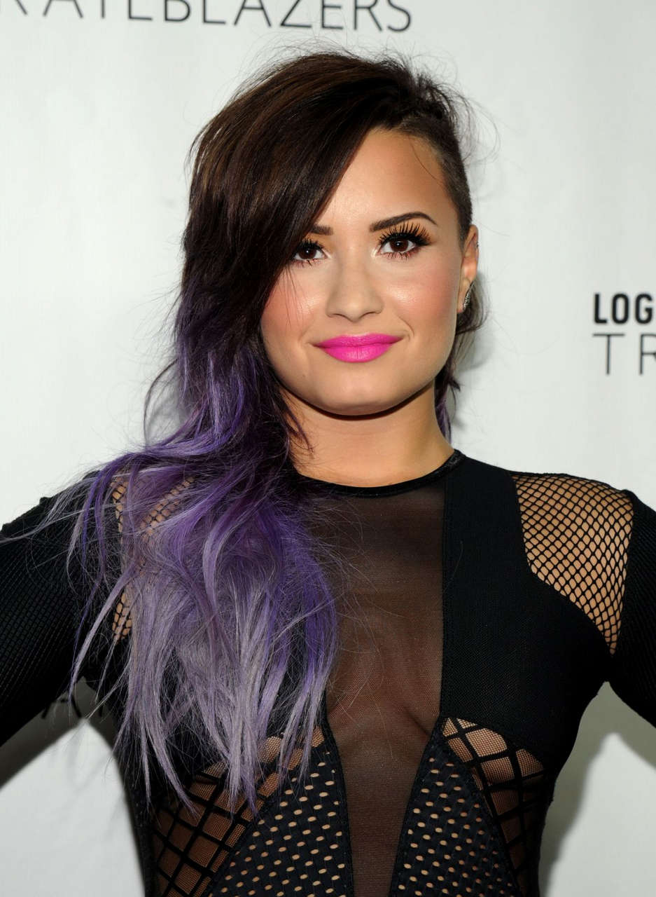 Demi Lovato Logo Tvs Trailblazers Event New York