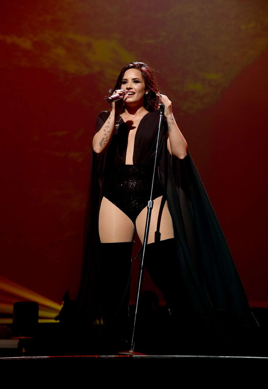 Demi Lovato Performs 2016 Honda Civic Tour Future Now Atlanta