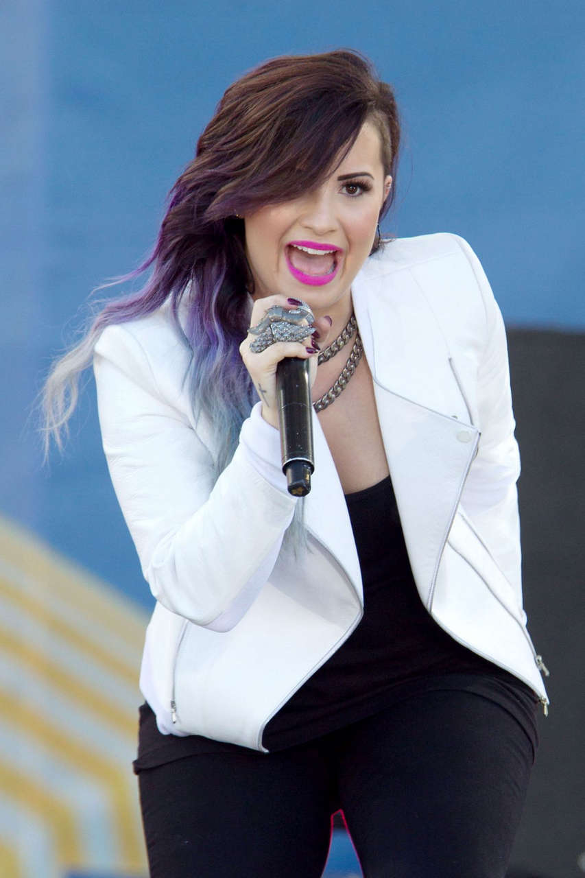 Demi Lovato Performs Good Morning America New York