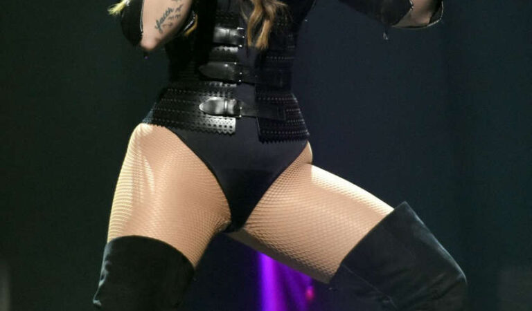 Demi Lovato Performs Honda Civic Your San Jose (29 photos)