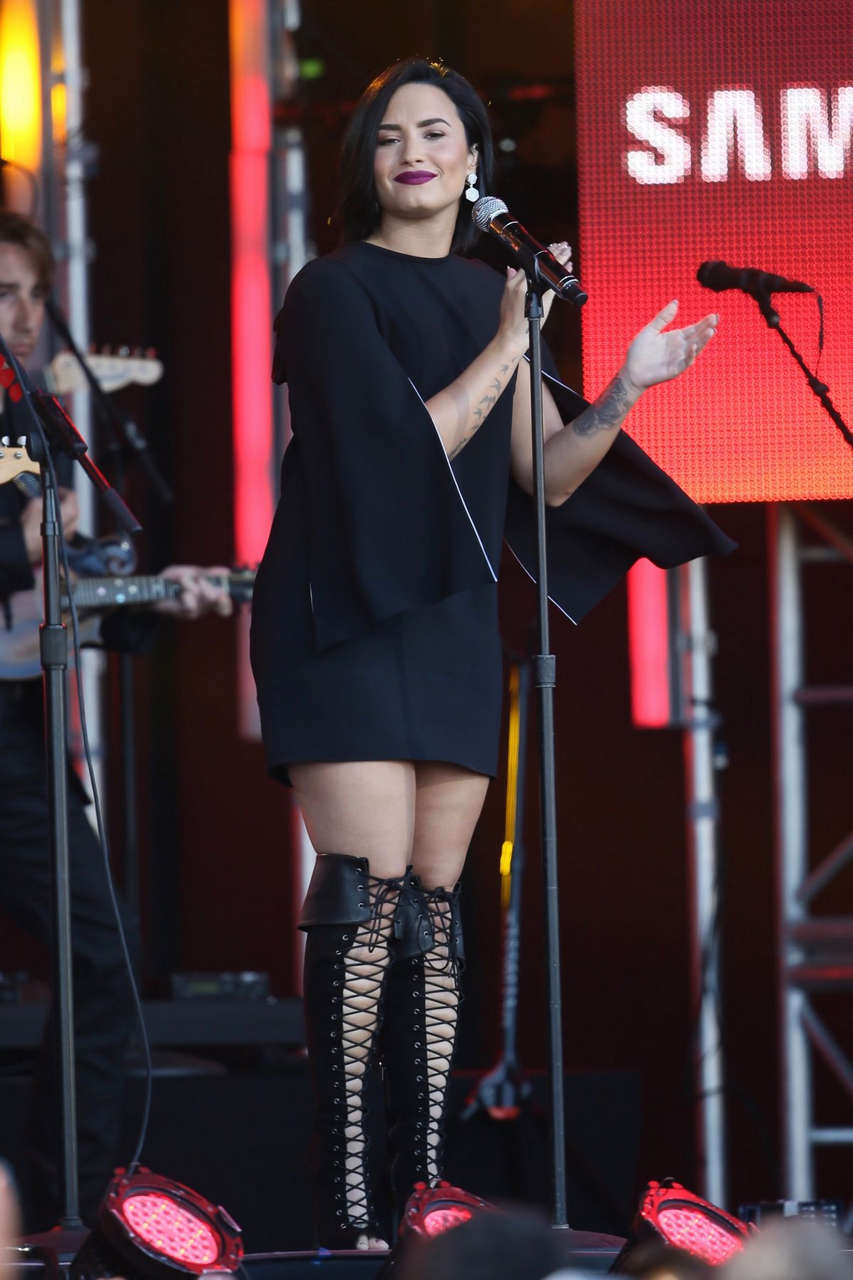 Demi Lovato Performs Jimmy Kimmel Live