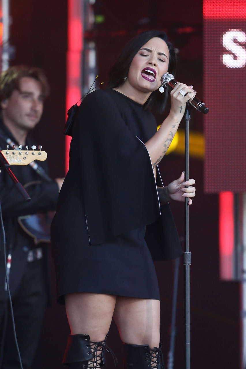 Demi Lovato Performs Jimmy Kimmel Live