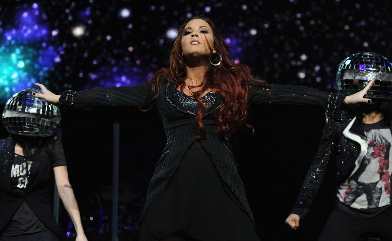 Demi Lovato Performs Y 100 Jingle Ball Sunrise Florida