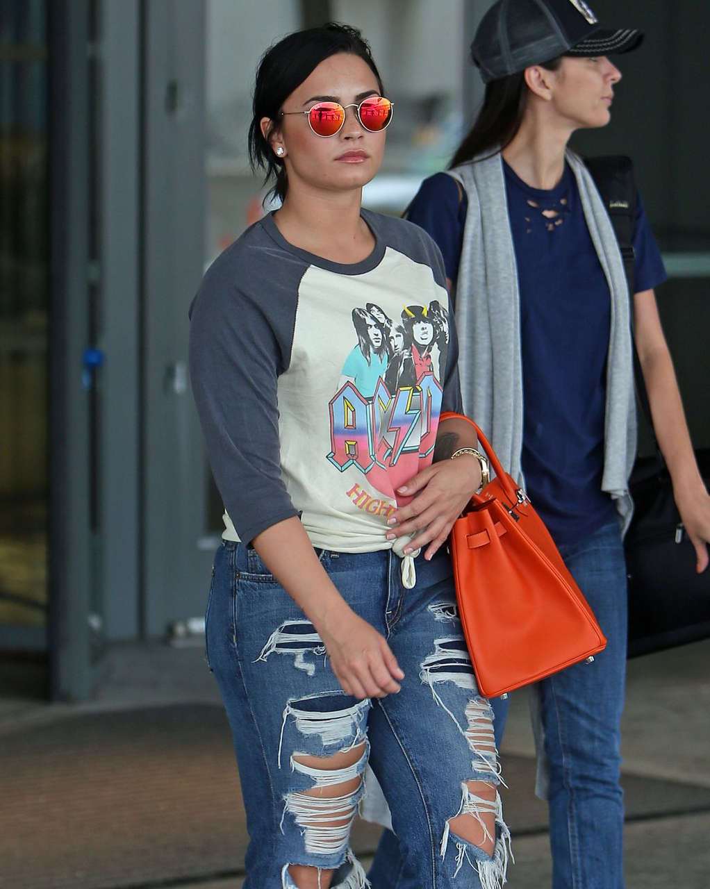 Demi Lovato Ripped Jeans Jfk Airport New York