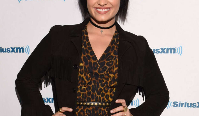 Demi Lovato Siriusxm Hits 1s Morning Mash Up Los Angeles (7 photos)
