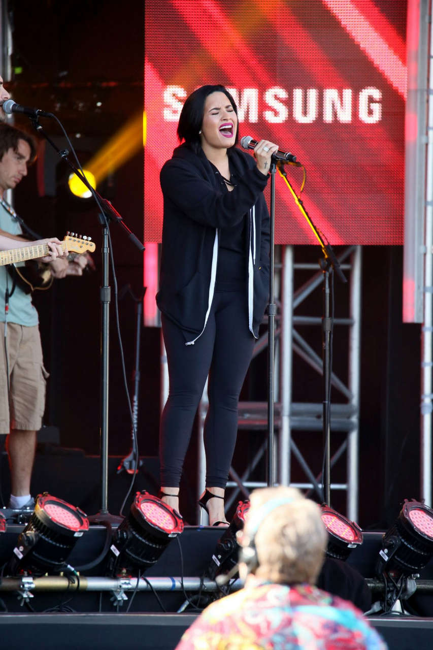 Demi Lovato Sound Checking For Jimmy Kimmel Live