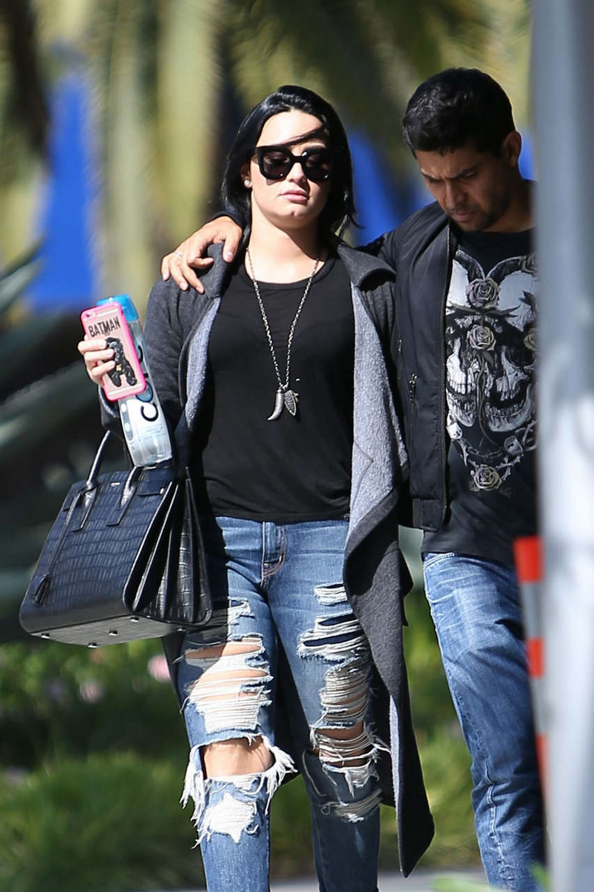Demi Lovato Wilmer Valderrama Out West Hollywood
