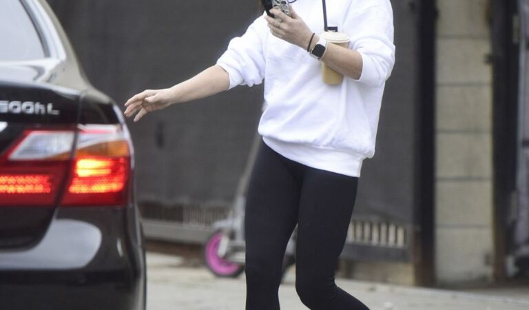Demi Moore Leaves Heart Hustle Gym Los Angeles (7 photos)