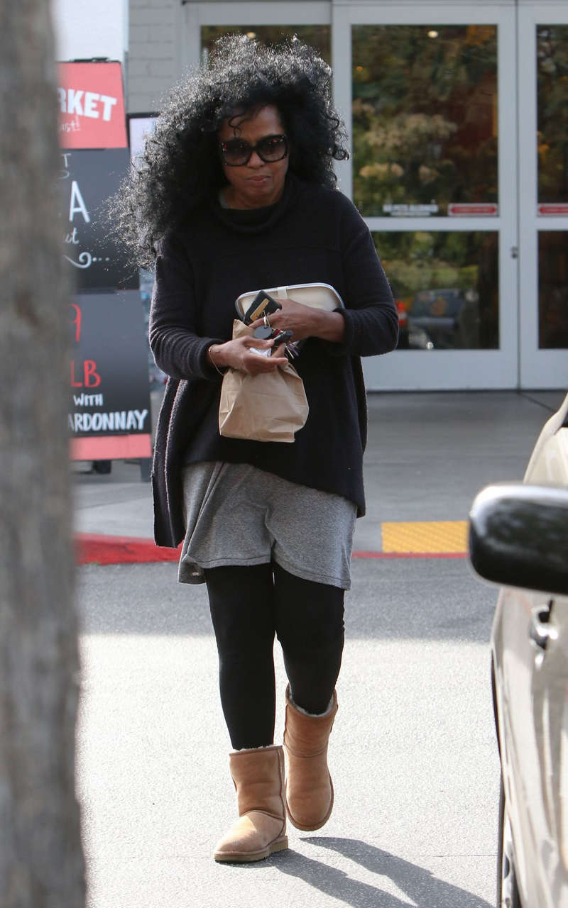 Diana Ross Leaves Bristol Farms Beverly Hills
