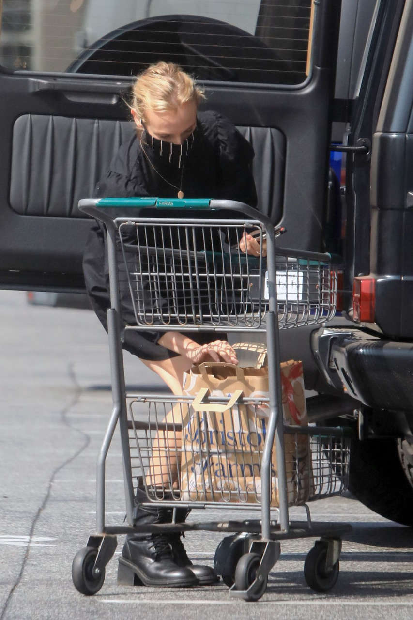Diane Kruger Out For Grocery Shopping Los Angeles