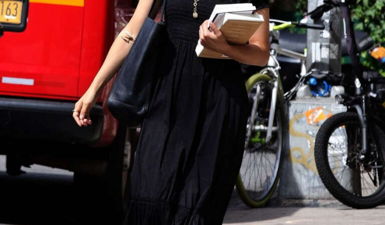 Dianna Agron Out About New York (10 photos)