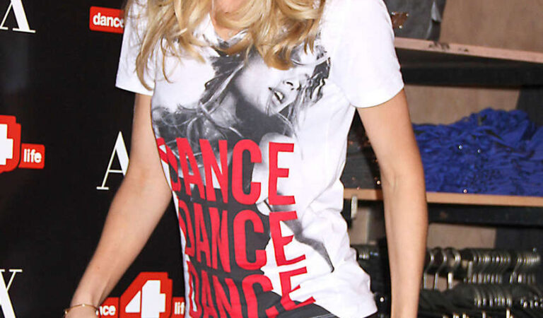 Doutzen Kroes Dance4life T Shirt (17 photos)