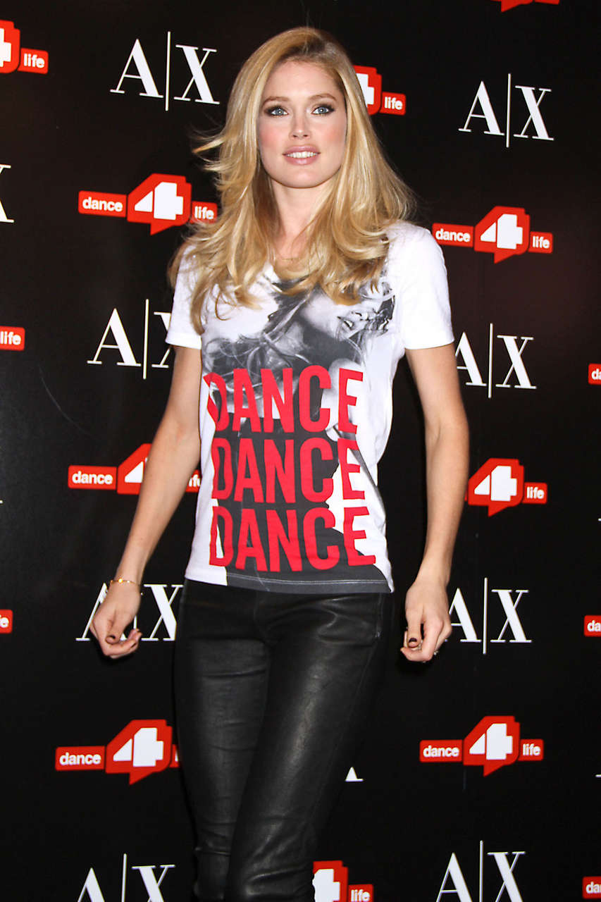 Doutzen Kroes Dance4life T Shirt