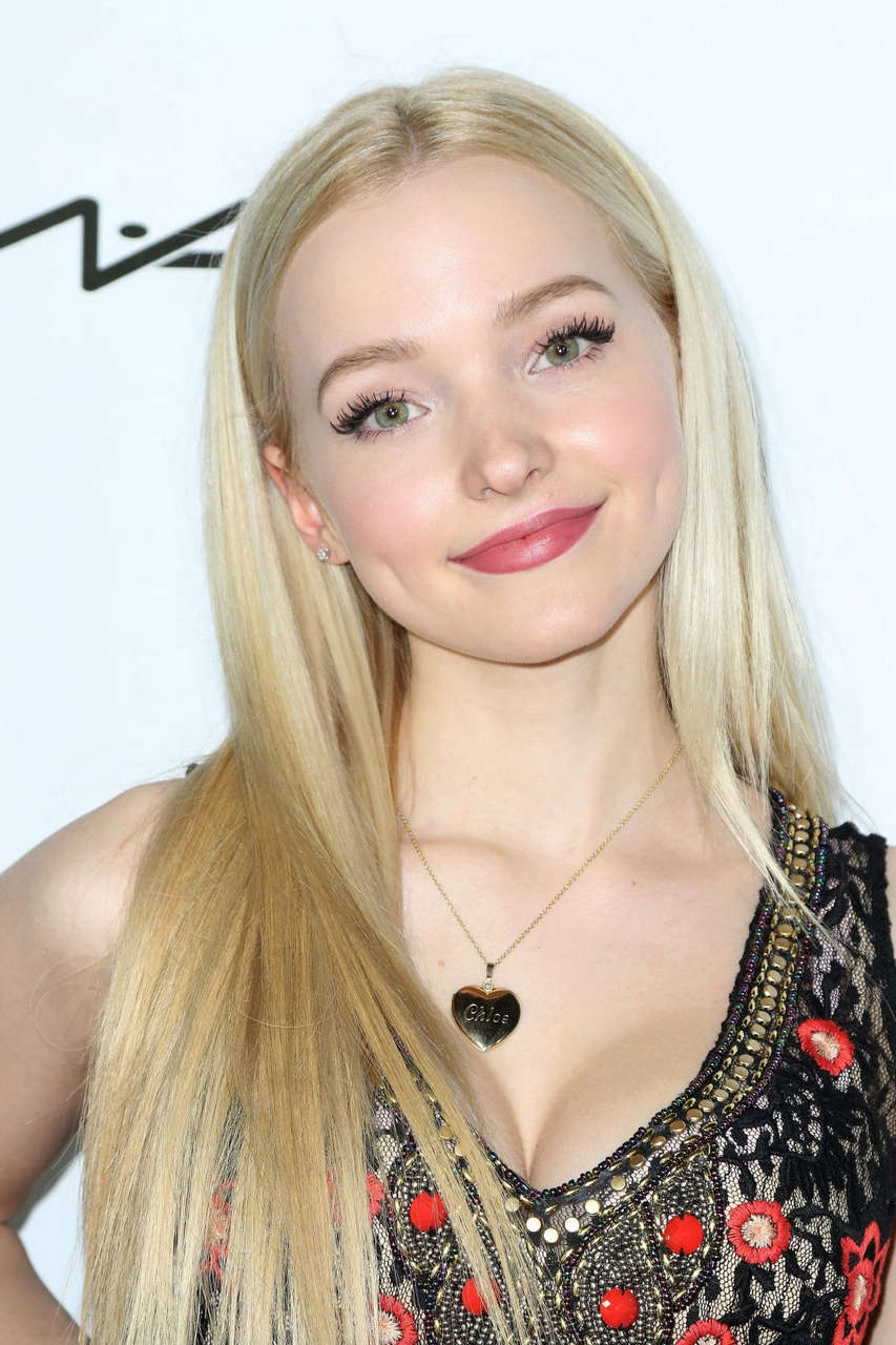 Dove Cameron At2016 Make Up Artist Hair Stylist Guild Awards I Los Angeles