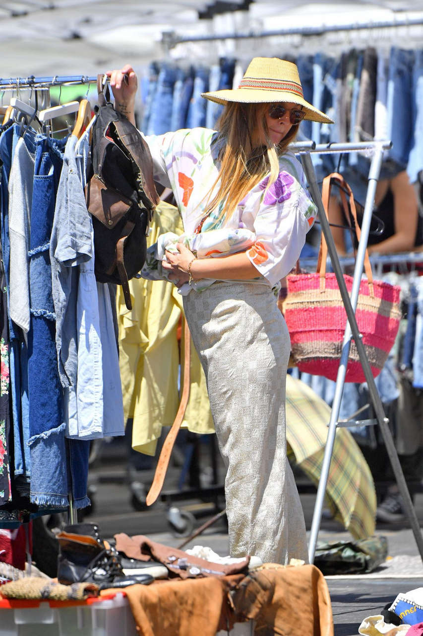 Drew Barrymore Shopping Flea Market Los Angeles