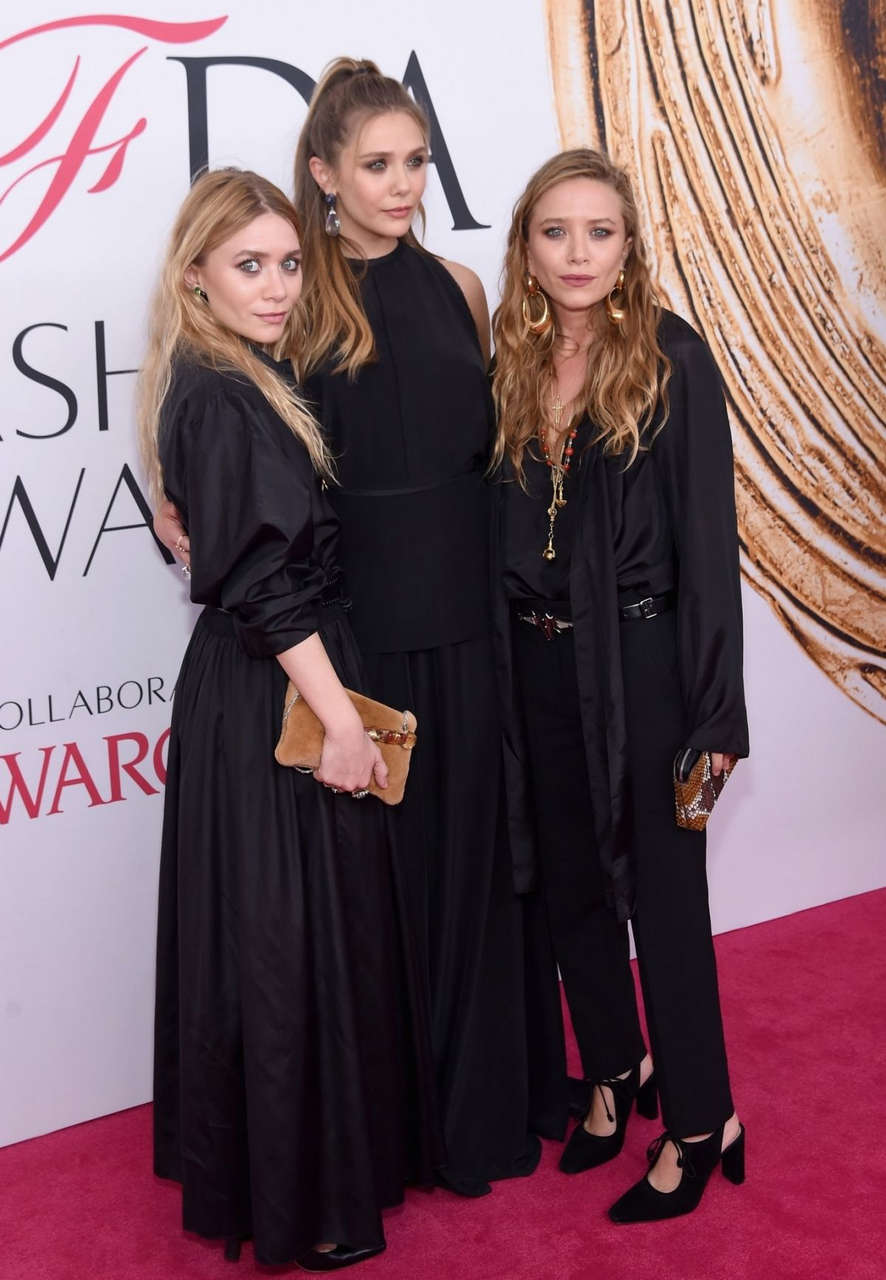 Elizabeth Mary Kate Ashley Olsen Cfda Fashion Awards New York