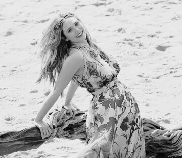 Elizabeth Olsen Doing A Photoshoot At The Beach